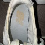 New Balance Women's 327 Sneakers, Beige/White Photo 5