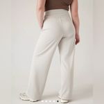 Athleta Seasoft Pants Size Medium Abalone Grey High Rise Straight Leg Yoga Photo 1