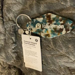 Lululemon  diamond shape hotel keychain  Photo 1