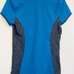 Lucy Short Sleeve Shirt Size Small‎ Blue Activewear Photo 1