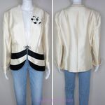 Vintage Lily&Taylor cream and black blazer jacket floral brooch, women's size 18 Photo 1