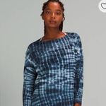 Lululemon Back in Action Long-sleeved Tie Dye Shirt Women's Size M Blue/White Photo 0