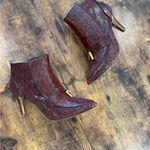 Louise et Cie  Burgundy Snakeskin Heeled Boots woman’s sz 9/40 Photo 1
