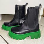 Steve Madden Charges Chelsea leather Boot Black/Green | Size 35 fits a 5 / 5.5 Photo 3