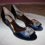 Badgley Mischka  Blue Kitten Heel Evening Pumps Sz 7.5 Photo 4