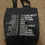Taylor Swift bag Photo 1