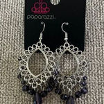 Paparazzi  dangly earrings silver with purple‎ beads. Photo 0