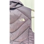 The North Face $160 NWOT  550 Down Puffer Vest Women's Gray Pink Lined Zip Front Photo 10
