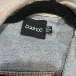 Boohoo Dark wash hooded jean jacket. Photo 2