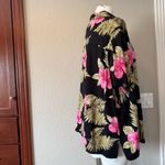 Havana Jack’s Cafe Hawaiian Floral Button Photo 4