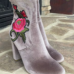Steve Madden Boho Embroidered Taupe Gray Velvet Ankle Boots heels funky new Photo 0