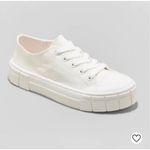 Mad love NEW  Women's Fran Sneakers- Size 8 White Photo 1