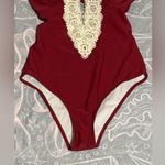 Cupshe NWT Maroon and White Plunging V Neck Lace One Piece Swimsuit size medium Photo 3
