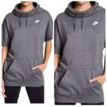 Nike  short sleeve pullover Photo 2