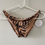 Tori Praver Bikini Button M Photo 2