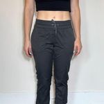 The North Face Gray Cropped Cargo Pants Size Medium Photo 0