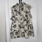 Who What Wear  Women's Black & Cream Floral Sleeveless Top size small Photo 3