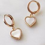Little huggie with MOP Heart drop Gold Photo 1