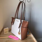 Michael Kors Set Photo 15