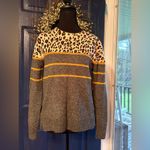 BeachLunchLounge  Gray and Cream Crew Neck Sweater size Small NWT Photo 1