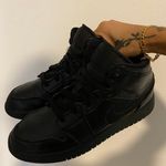 Jordan Air  1 Mid GS ‘Deep Black’ Photo 2