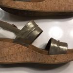 Euro Soft by Sofft Women’s Kahley Metallic Gold Strappy Cork Wedge Sandals Size 7.5 Photo 3