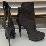 Rue 21 Grey Suede Heels Photo 1