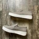 Naturalizer Women’s Tan Slip-On Shoes Size 7 Photo 14