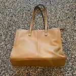 T Tahari EUC  LEATHER SHOULDER BAG Photo 4