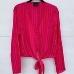 Line and Dot Revolve Top Photo 1