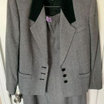 Kasper  gray suit size 4 skirt and blazer wool blend Photo 0