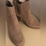 Koolaburra by Ugg Koolaburra By Uggs women beige suede Chelsea heel boots US 10 Photo 3