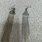 Silver metal chain fringe dangle earrings Photo 1