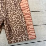 Good American Good America pink beige tan gym biker workout shorts size 7 Electric Feel Animal Photo 12