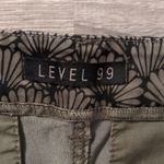 Level 99 Green Clamshell Shorts Size 29 Photo 4