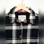 Orvis  Black and White Plaid Button Down Shirt Lined Jacket size Medium Photo 4