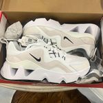 Nike RYZ 365 Sneakers Photo 0