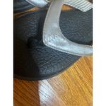 Sanuk Yoga Sling 2 Flip Flops Silver Gray Striped Womens Sandals 7 Photo 3