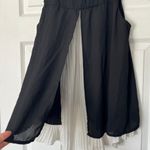 W5 Layered Flyaway Sleeveless Top - Size L Photo 4