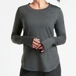 Athleta  Uptempo Flora Long Sleeve Crewneck Top Size Womens Medium B18 Photo 0