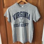 Gildan University of Virginia Size Small Gray Virginia Field Hockey Tee Shirt Photo 0