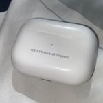 Apple  AirPod Pro Charging Case Photo 0