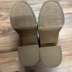 Universal Threads Universal thread size 6 clogs Photo 1