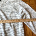 Liverpool Los Angeles NWOT Women's Gray Animal Print Pullover Sweater Size L Size L Photo 3