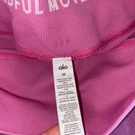 Alo Yoga pink 5” seamless ribbed Favorite shorts Activewear bike short Gym wear Photo 10