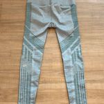 Alo Yoga  7/8 High-Waist Seamless Tempo Legging Photo 4