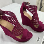 Bamboo Womans  Platform Wedge Sandals 10 Fuscia Open Toe Strappy Vented Photo 0