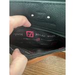 Stone Mountain Suffolk Genuine Leather Crossbody Bag Photo 6