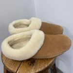 Eddie Bauer  Shearling Classic Slippers Size 9 Medium Tan House Photo 5