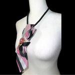 Elegant Pink and Black necktie Necklace with Brooch. New Photo 2